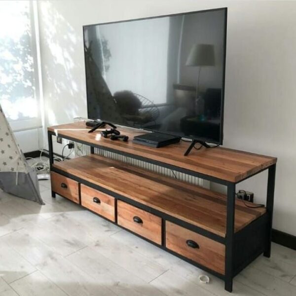 Estante de hierro y madera diseño moderno